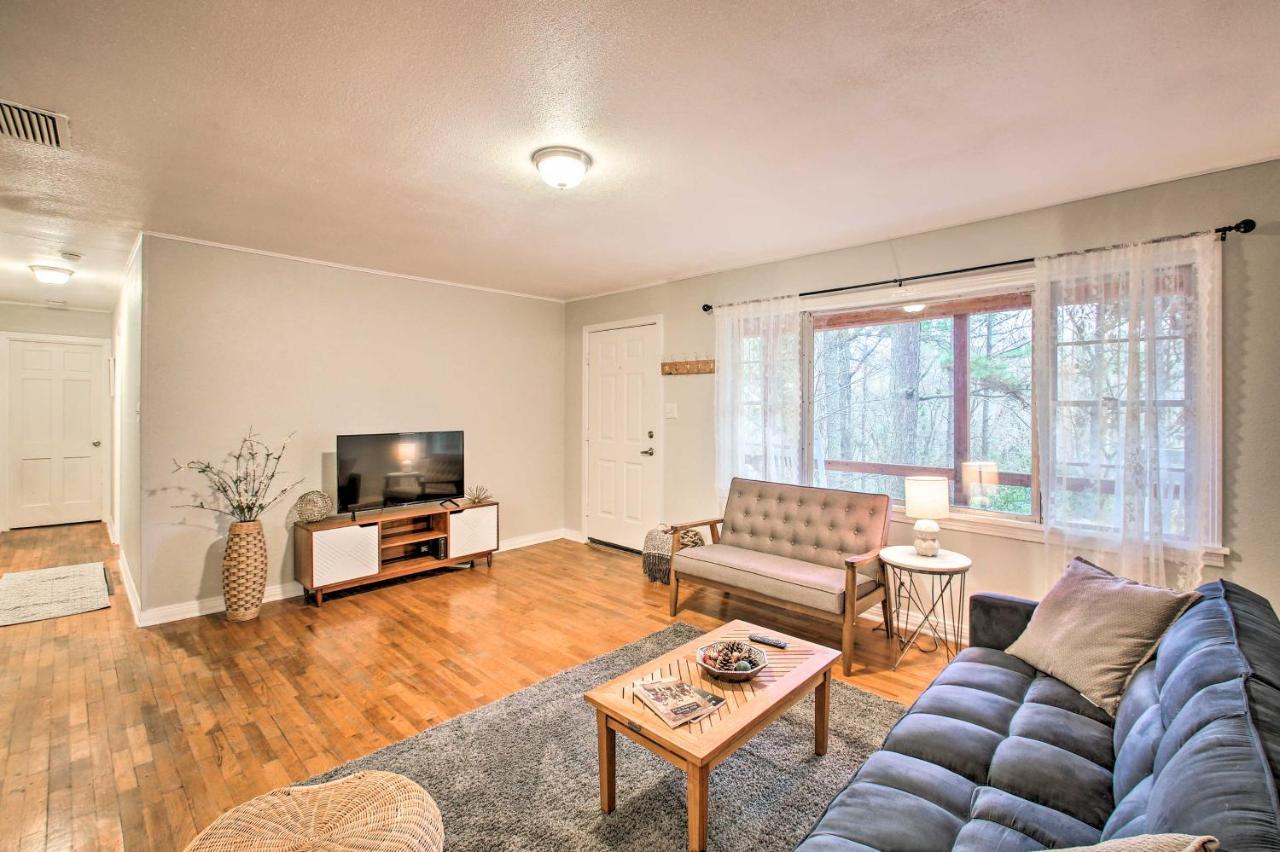 Centrally Located Hot Springs Home With Deck! ภายนอก รูปภาพ