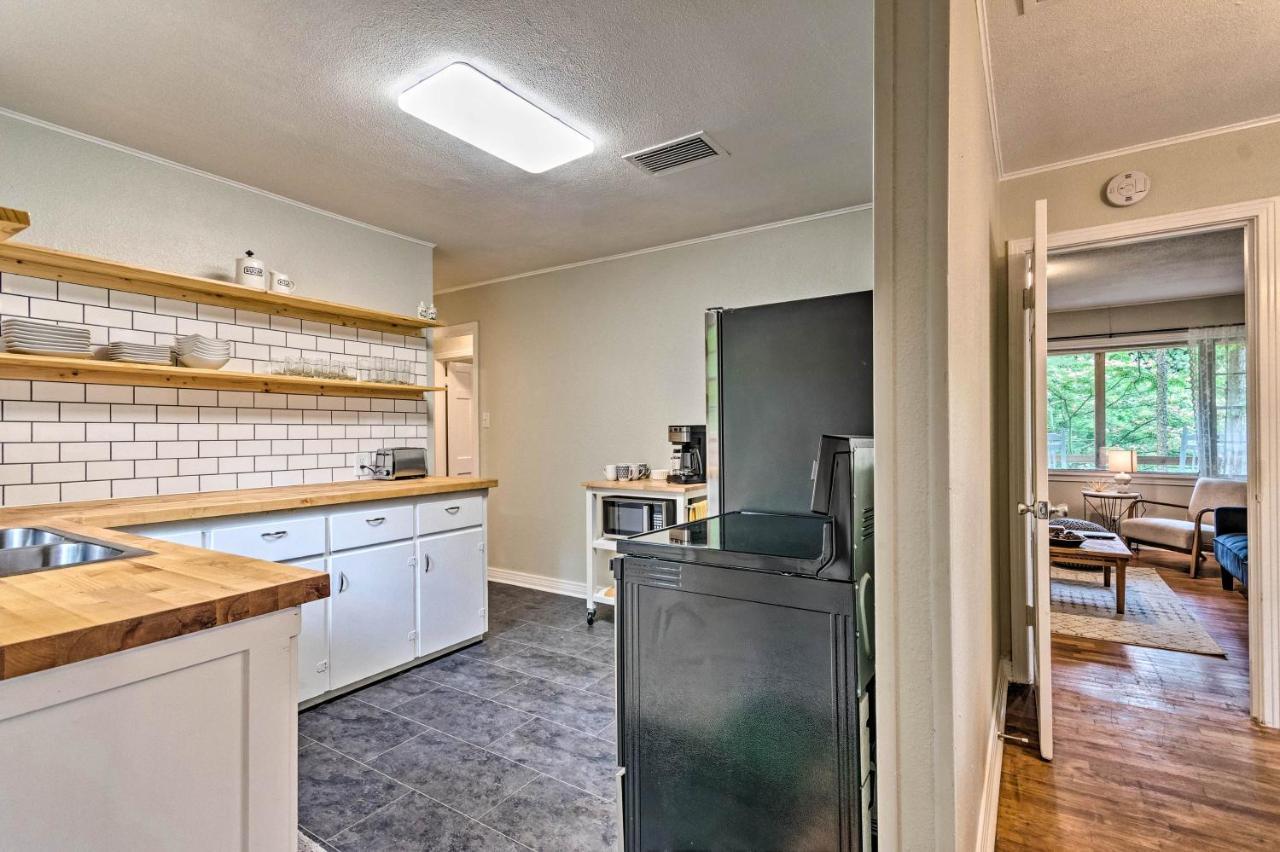 Centrally Located Hot Springs Home With Deck! ภายนอก รูปภาพ