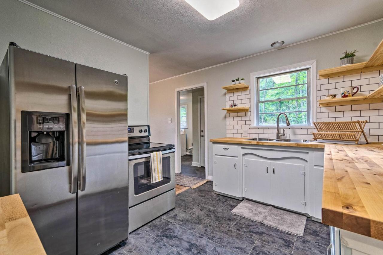 Centrally Located Hot Springs Home With Deck! ภายนอก รูปภาพ